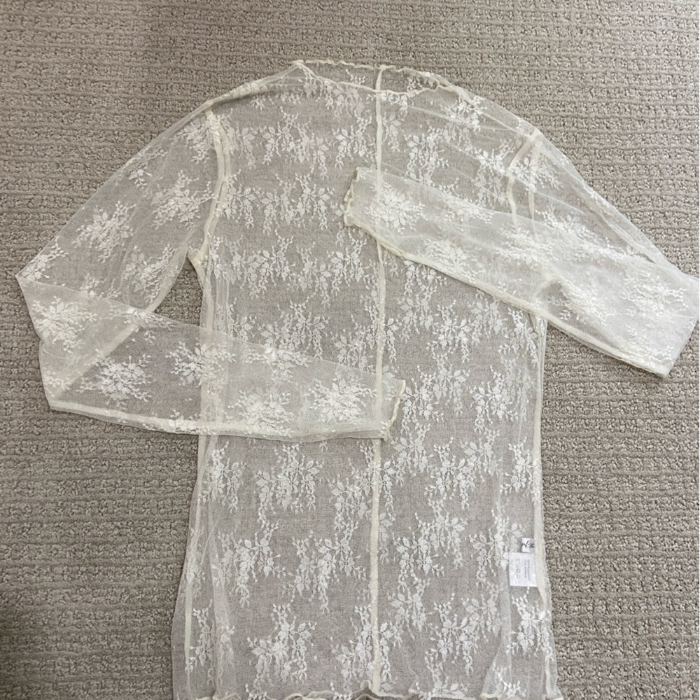 NWOT lace long sleeve undershirt